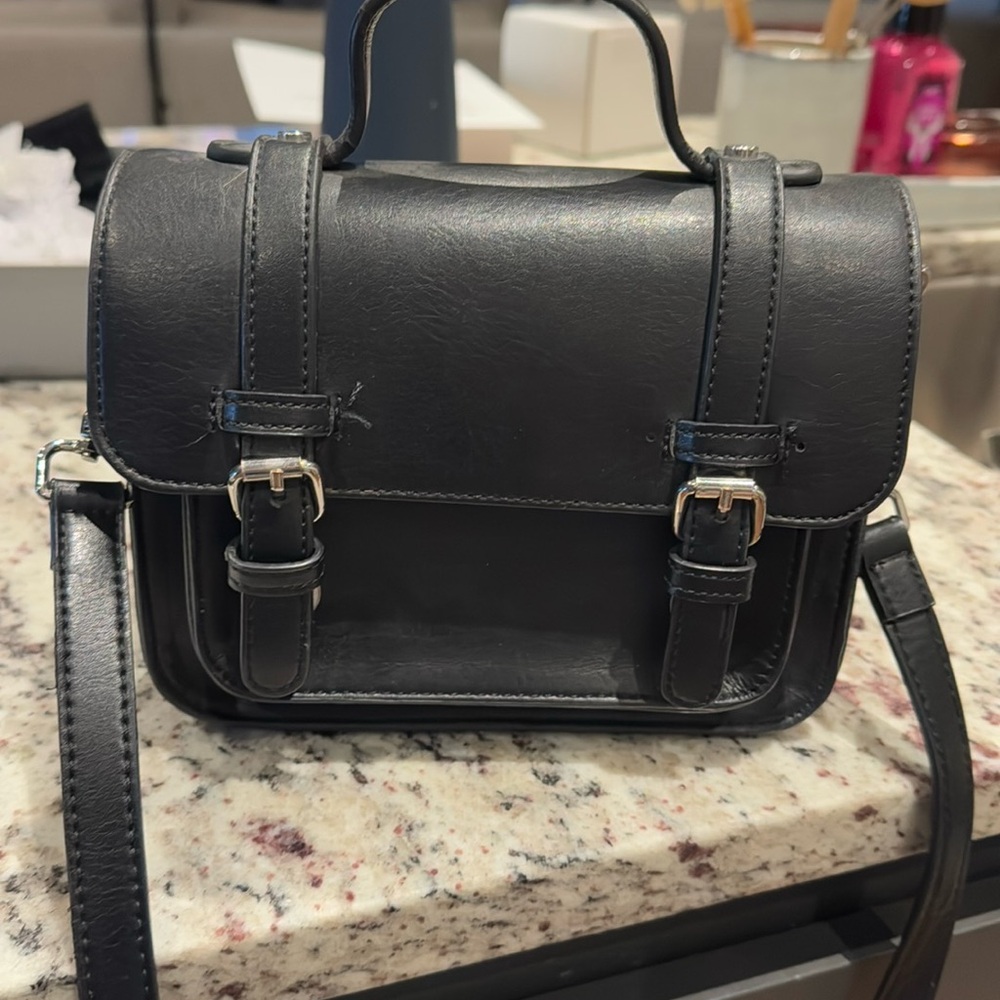 Black Cross Body Bag Unsure of Brand 8-1/4” Long 7” Tall 3” Wide